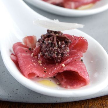 carpaccio-de-res-con-tapenade