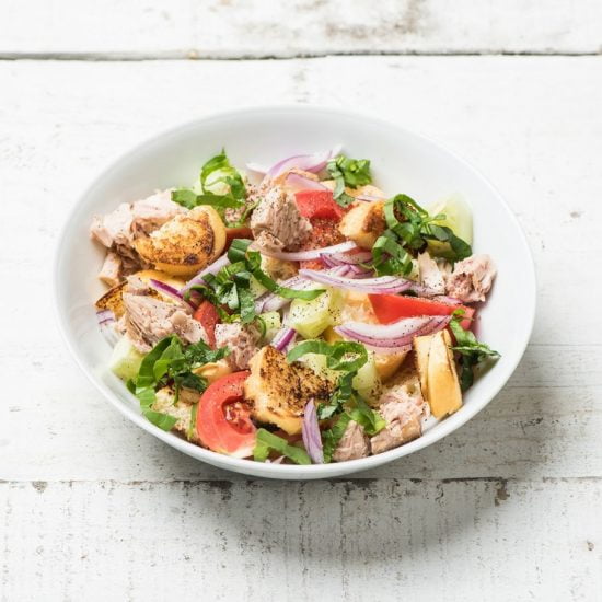 ensalada-panzanella-con-atun