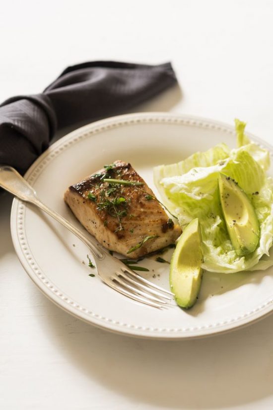 pescado con mantequilla de jengibre