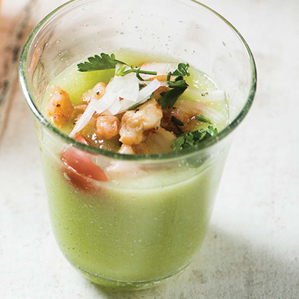 gazpacho-de-pepino-con-relish-de-camarones
