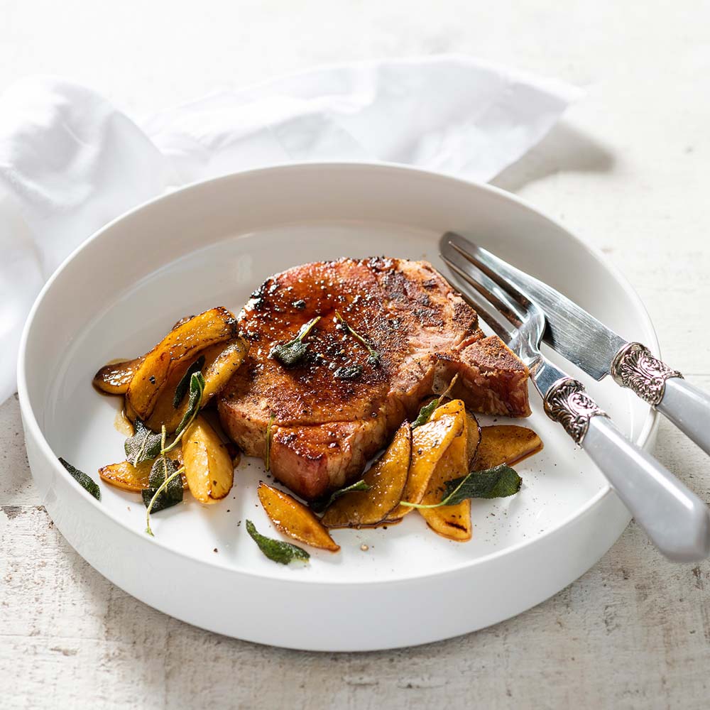 chuletas-con-salvia-y-manzana