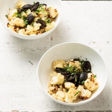 coliflor-asada-con-vinagreta-de-kalamata