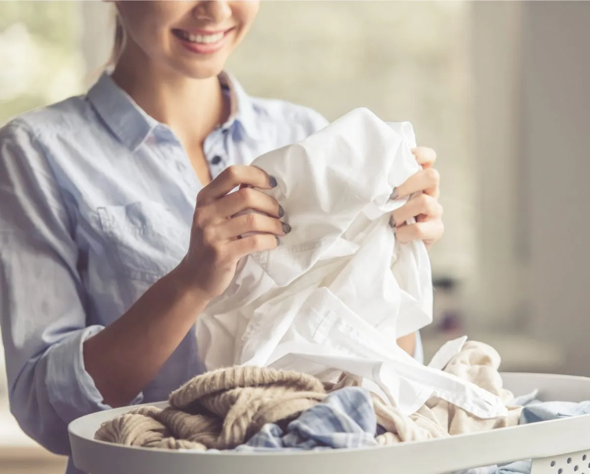 Cómo quitar el olor de humedad en la ropa 