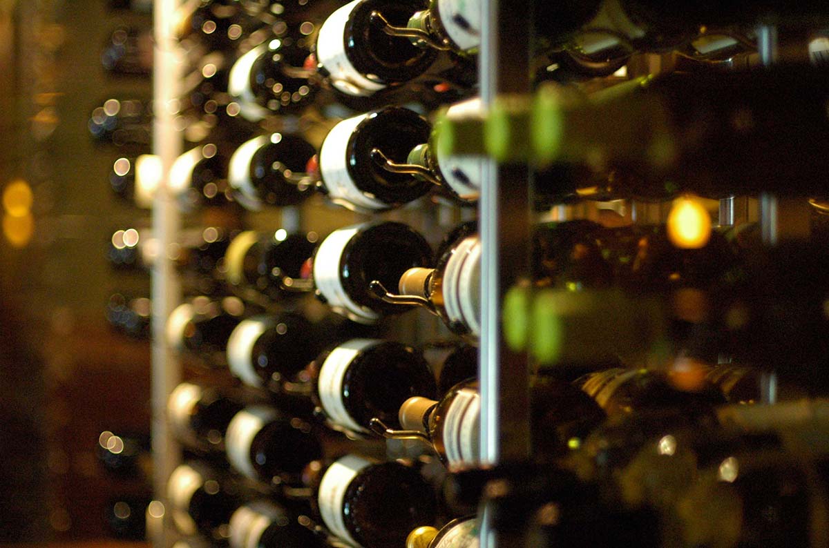 5 trucos para cuidar y conservar el vino en casa