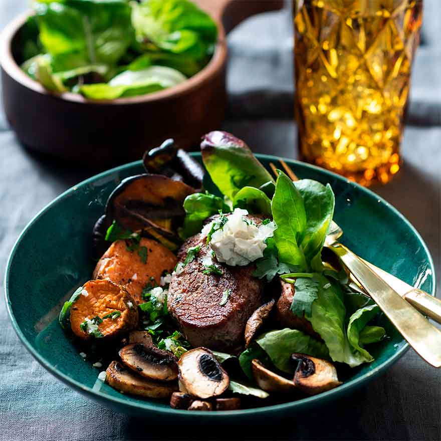 ensalada-de-carne-con-hongos-y-blue-cheese_sq