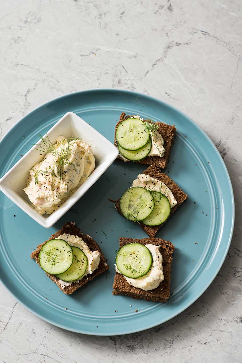 tea-sandwiches-de-salmon-y-pepino