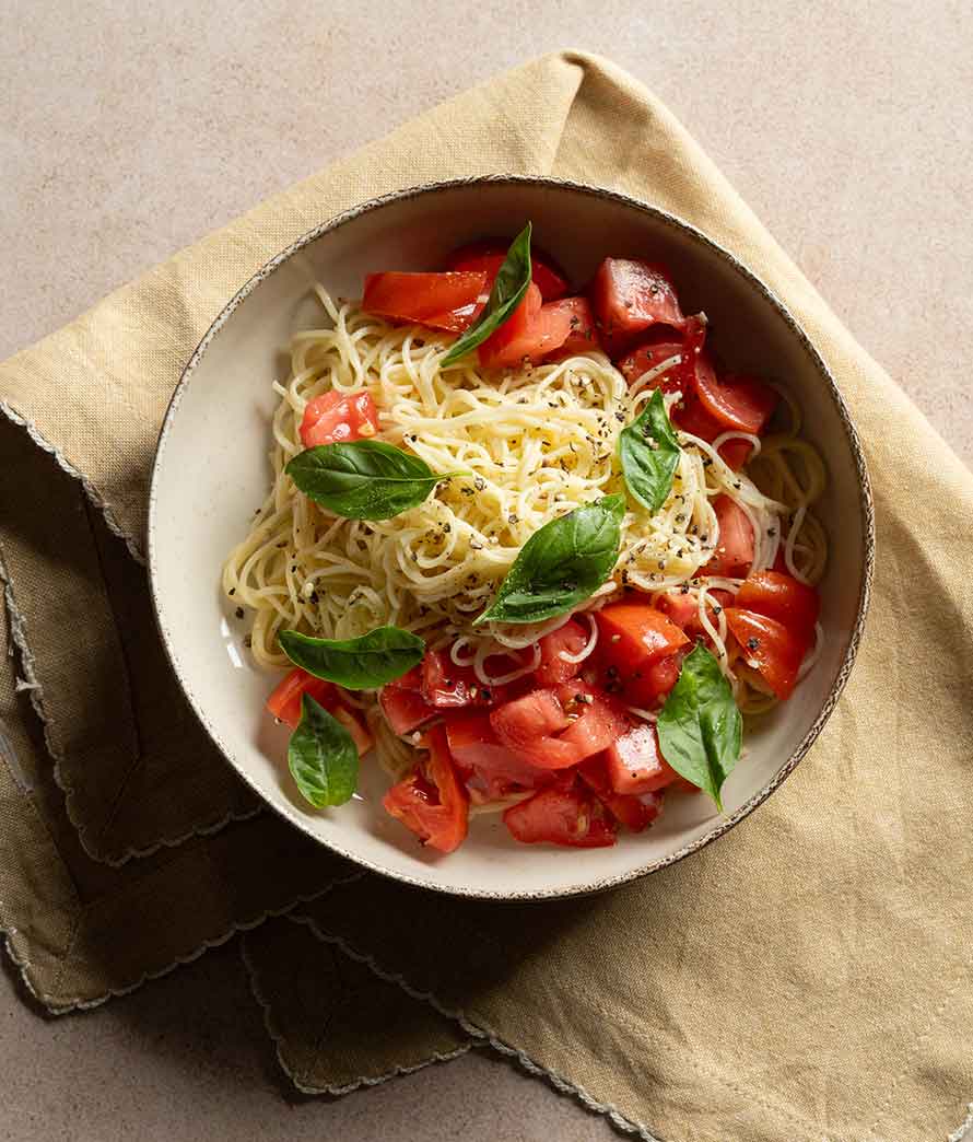 pasta-angel-con-salsa-de-tomate-fresca