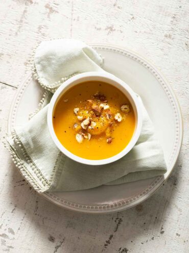 Crema-de-calabaza-con-avellanas