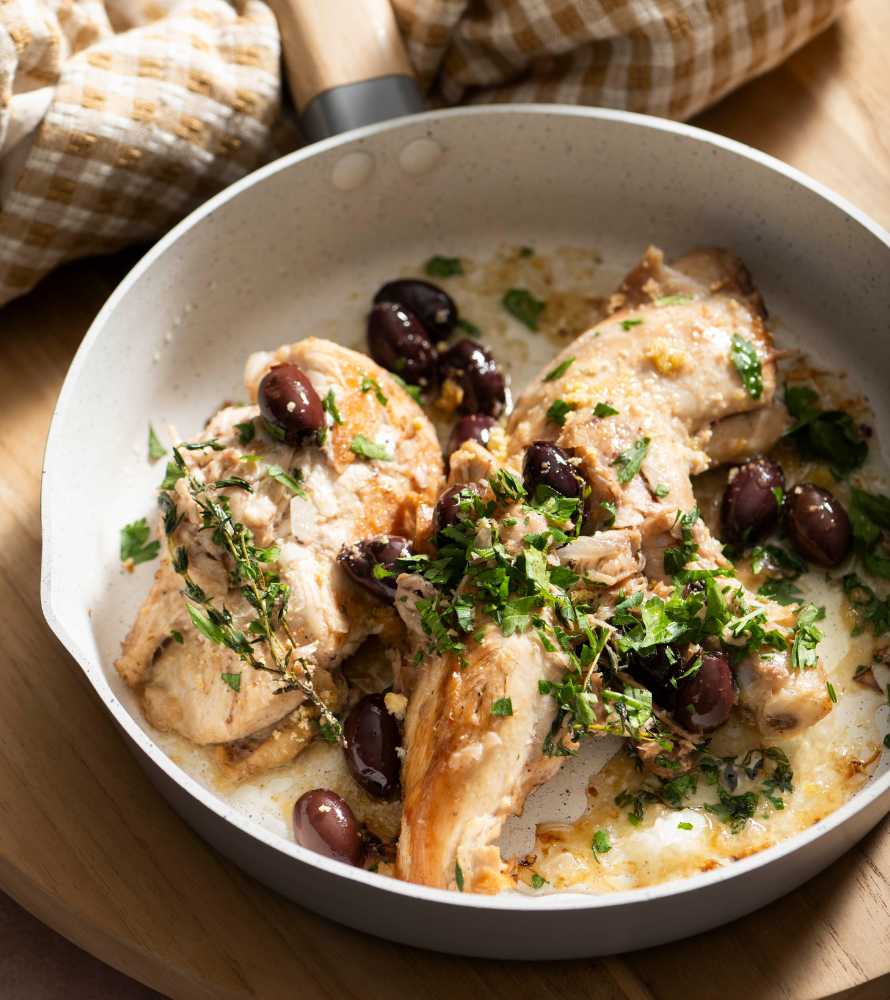 pollo con aceitunas kalamata y perejil